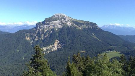 Chamechaude_depuis_le_Charmant_Som_5.jpg
